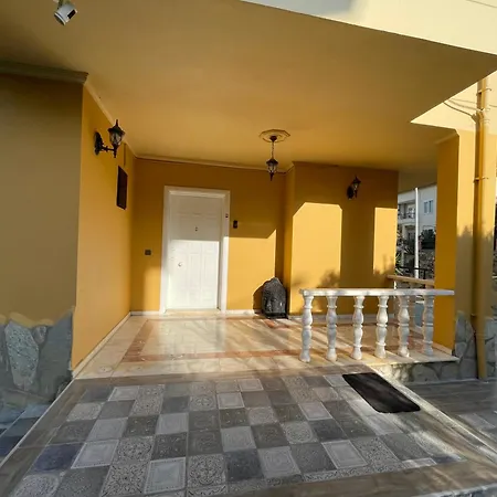 Nas-a Luxury, 6 Bedroom, 3 Bathroom Villa