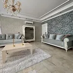 Villa Nas-a Luxury, 6 Bedroom, 3 Bathroom *
