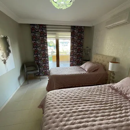 Villa Nas-a Luxury, 6 Bedroom, 3 Bathroom Alanya