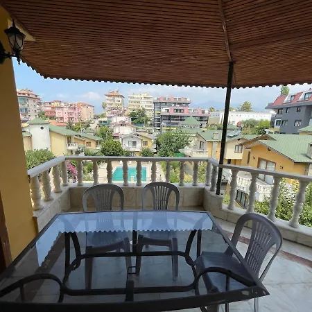 Luxury, 6 Bedroom, 3 Bathroom Villa