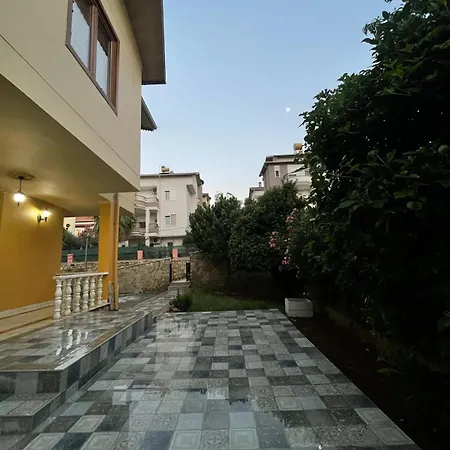 Villa Nas-a Luxury, 6 Bedroom, 3 Bathroom *