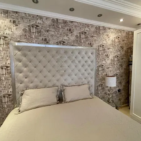 Villa Nas-a Luxury, 6 Bedroom, 3 Bathroom *