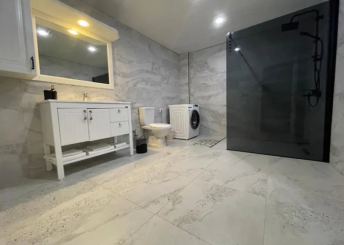 Villa Nas-a Luxury, 6 Bedroom, 3 Bathroom *