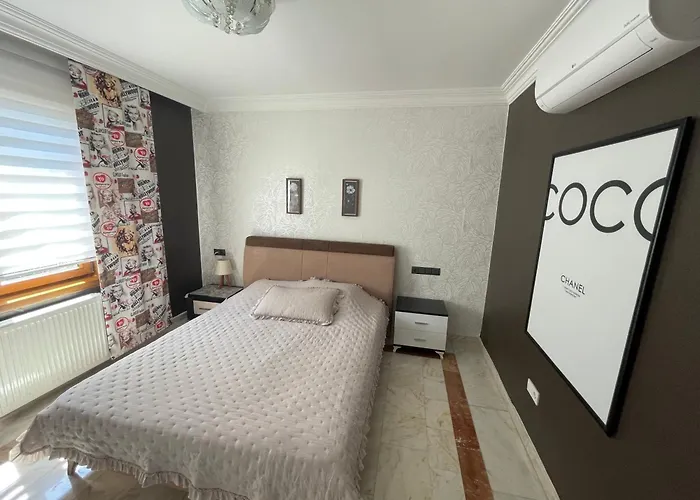 Nas-a Luxury, 6 Bedroom, 3 Bathroom Villa
