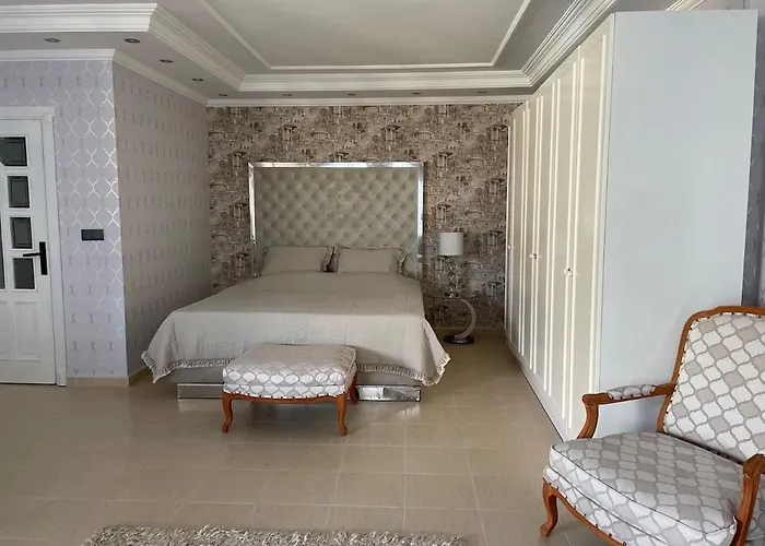 Villa Nas-a Luxury, 6 Bedroom, 3 Bathroom *